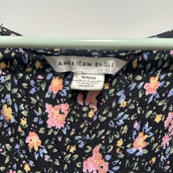 American Eagle Blue Floral Print Flowy Cropped Shirt - Picture 4 of 6